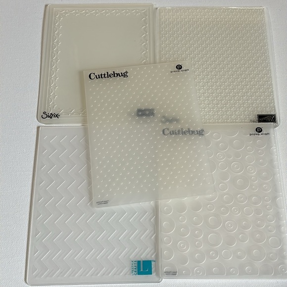 Cuttlebug Embossing Folders Set - Picture 3 of 10